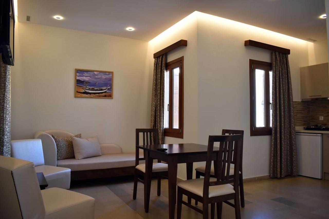 Blue Sea Hotel Apartments Rethymno Esterno foto